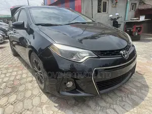 Toyota Corolla 2015 Black