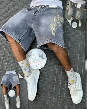Trendy Men’S Denim Trousers Selling Fast