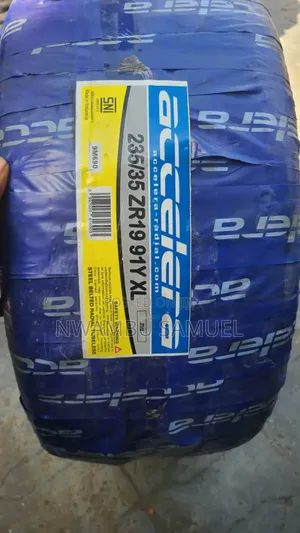 235/35r19 Accelera Tyre