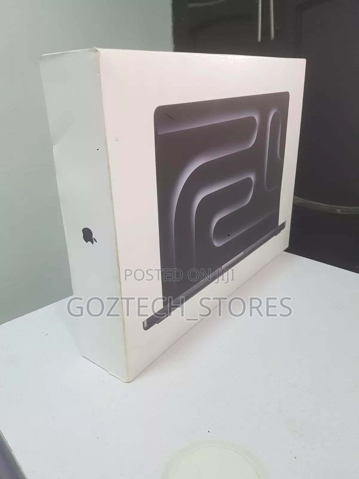 New Laptop Apple MacBook Pro 16GB Apple M4 SSD 512GB