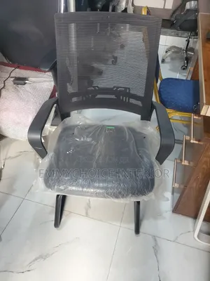 Italian Mesh Visitor Chair
