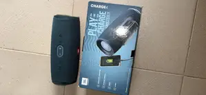 Photo - JBL Charge 4