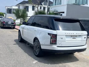 Photo - Land Rover Range Rover Vogue 2020 White
