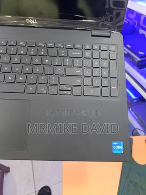 Laptop Dell Latitude 3520 16GB Intel Core i5 SSD 256GB
