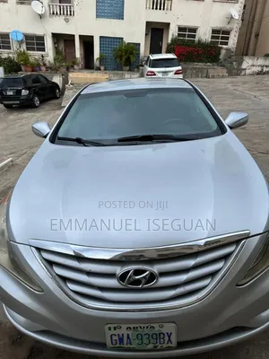 Photo - Hyundai Sonata 2012 Silver