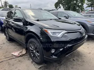 Toyota RAV4 Platinum 4dr SUV AWD (2.5L 4cyl 6A) 2018 Black