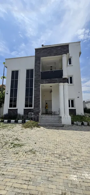 5bdrm Duplex in Estate, Idu for rent