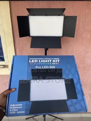 Quality Professional Led 800 Light With Stand