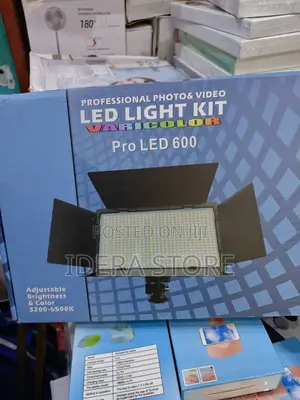 Professional Led 600 Light With Stand
