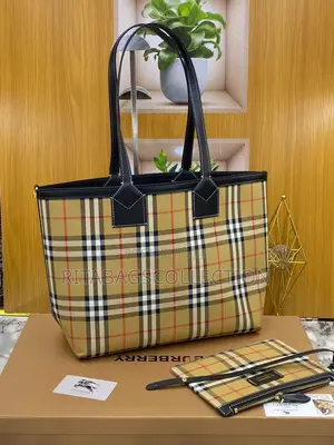Photo - Burberry Tote Bag