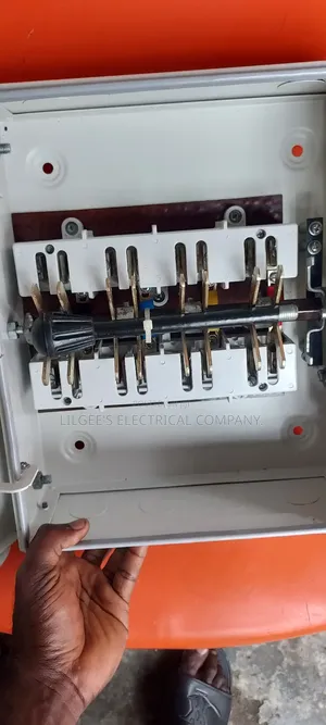High Quality Powermax 63 Amps Changeover Switch