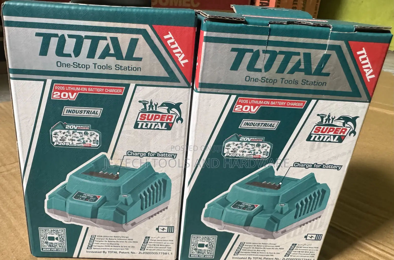Total P20s Lithium-Ion Battery Charger