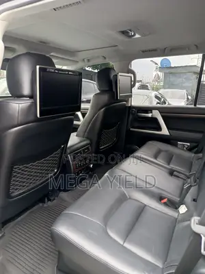 Toyota Land Cruiser 4.6 V8 VXR 2016 Black