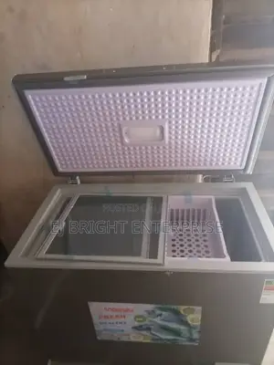 Snowsea Chest Freezer Model 370,250l