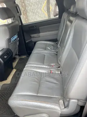Toyota Sequoia SR5 4dr SUV 4WD (5.7L 8cyl 6A) 2010 Blue