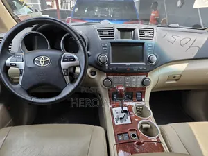 Toyota Highlander Limited 2012 White