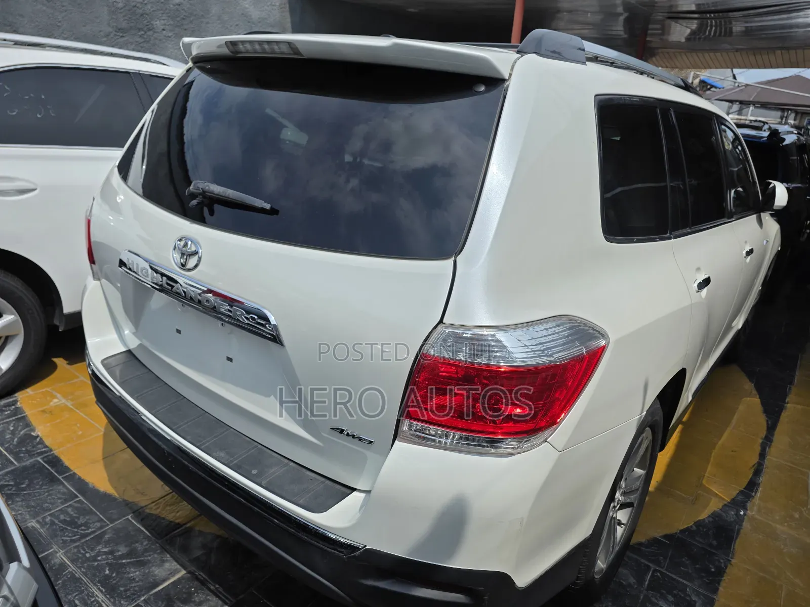 Toyota Highlander Limited 2012 White