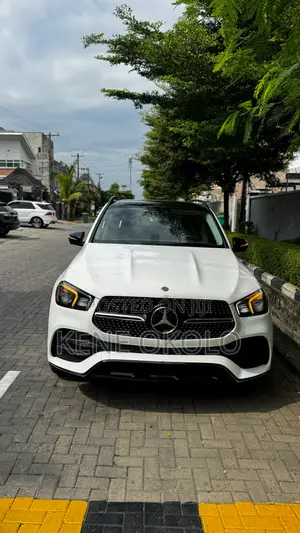 Photo - Mercedes-Benz GLE-Class GLE 450 4MATIC 2020 White