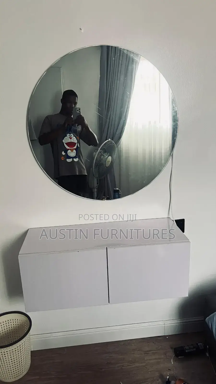 Get Your Luxury Dressing Mirror and Table