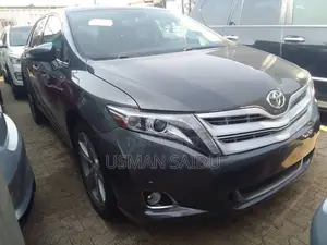 Photo - Toyota Venza 2015 Gray