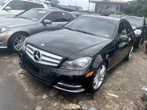 Mercedes-Benz C300 Luxury 4Matic Sedan AWD (3.0L 6cyl 7A) 2012 Black