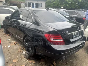 Mercedes-Benz C300 Sport 4Matic Sedan AWD (3.5L 6cyl 7A) 2013 Black