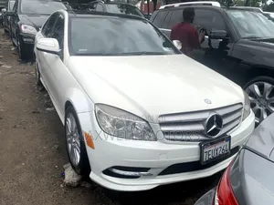 Mercedes-Benz C300 Luxury Sedan RWD (3.0L 6cyl 7A) 2009 White