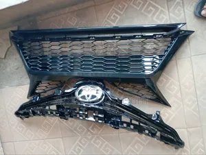 Up and Down Grill Camry 2018 Sport