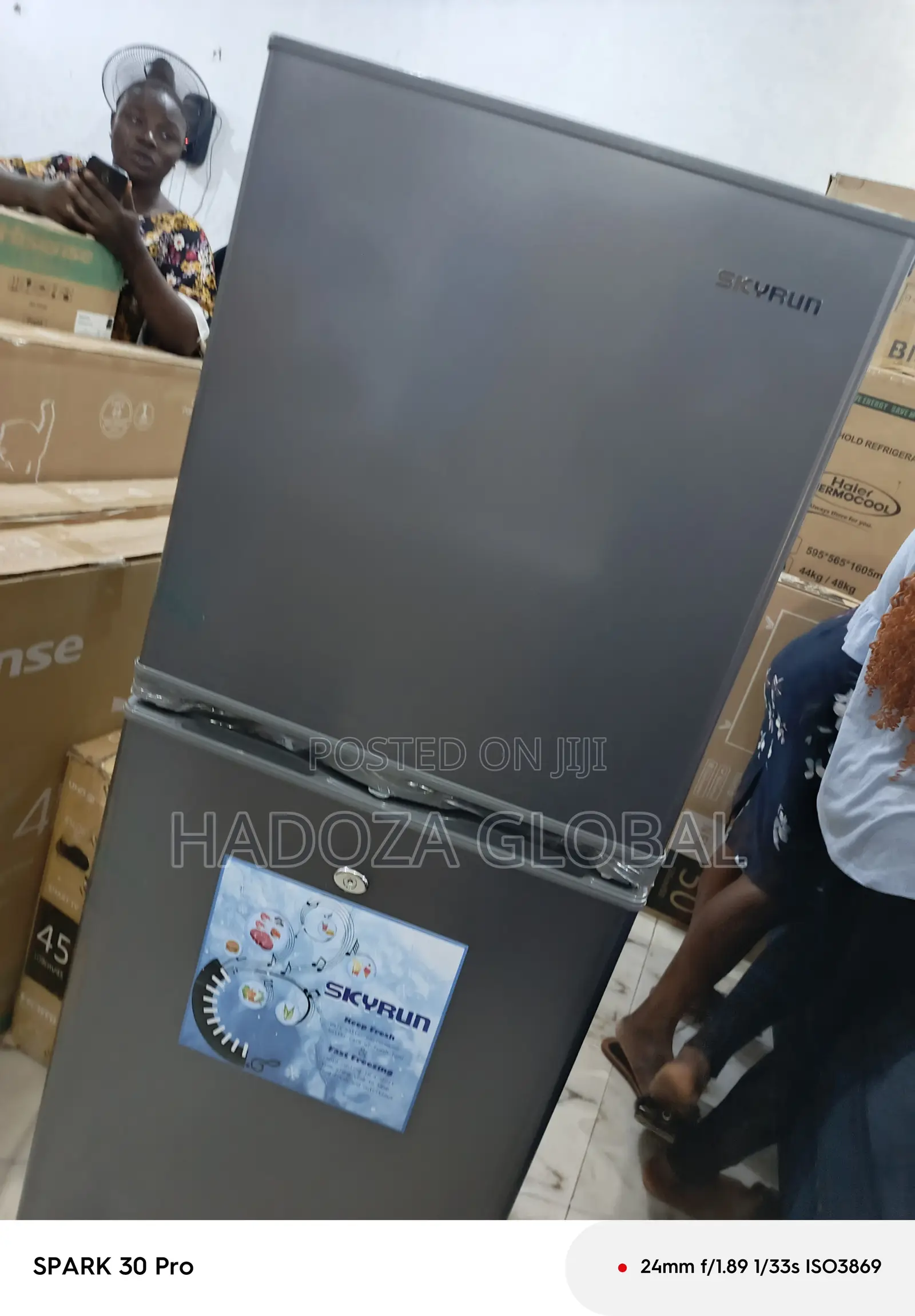Quiet & Efficient Cooling - Dual Door 195l Refrigerator