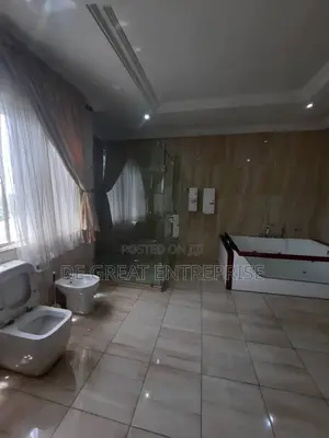 5bdrm Townhouse / Terrace in Private, Gudu for rent