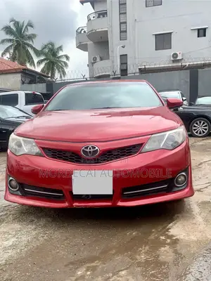 Photo - Toyota Camry SE 4dr Sedan (2.5L 4cyl 6A) 2013 Red