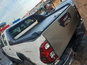 Manual Rolling Boot Cover for Toyota Hilux New Model