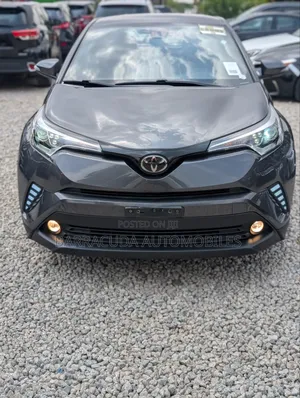Photo - Toyota C-HR XLE FWD 2019 Gray