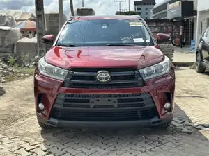 Toyota Highlander SE 4x2 V6 (3.5L 6cyl 8A) 2018 Red