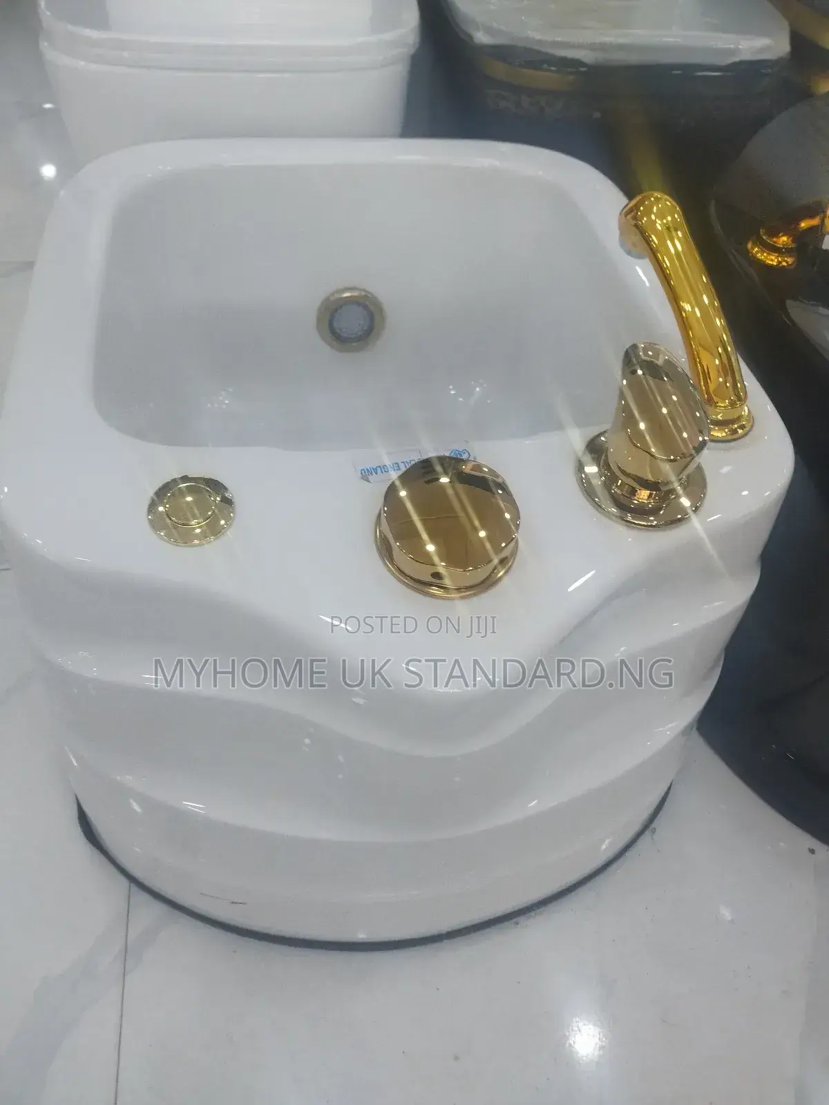 Automatic Pedicure Bowl With Leg Rest