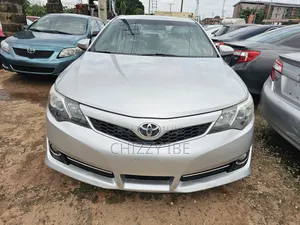 Toyota Camry SE 4dr Sedan (2.5L 4cyl 6A) 2013 Silver