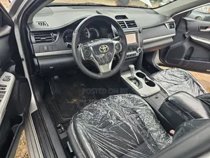 Toyota Camry SE 4dr Sedan (2.5L 4cyl 6A) 2013 Silver