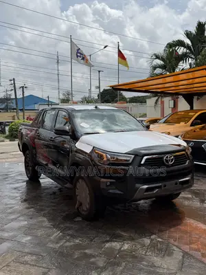New Toyota Hilux 2025 Black