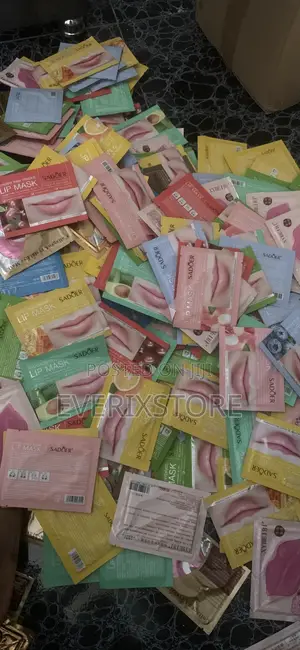 Photo - Lip Moisturizer Mask