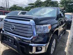 Toyota Tundra Limited 5.7L V8 4x4 Double Cab 6.6 ft. box 145.7 in. WB
