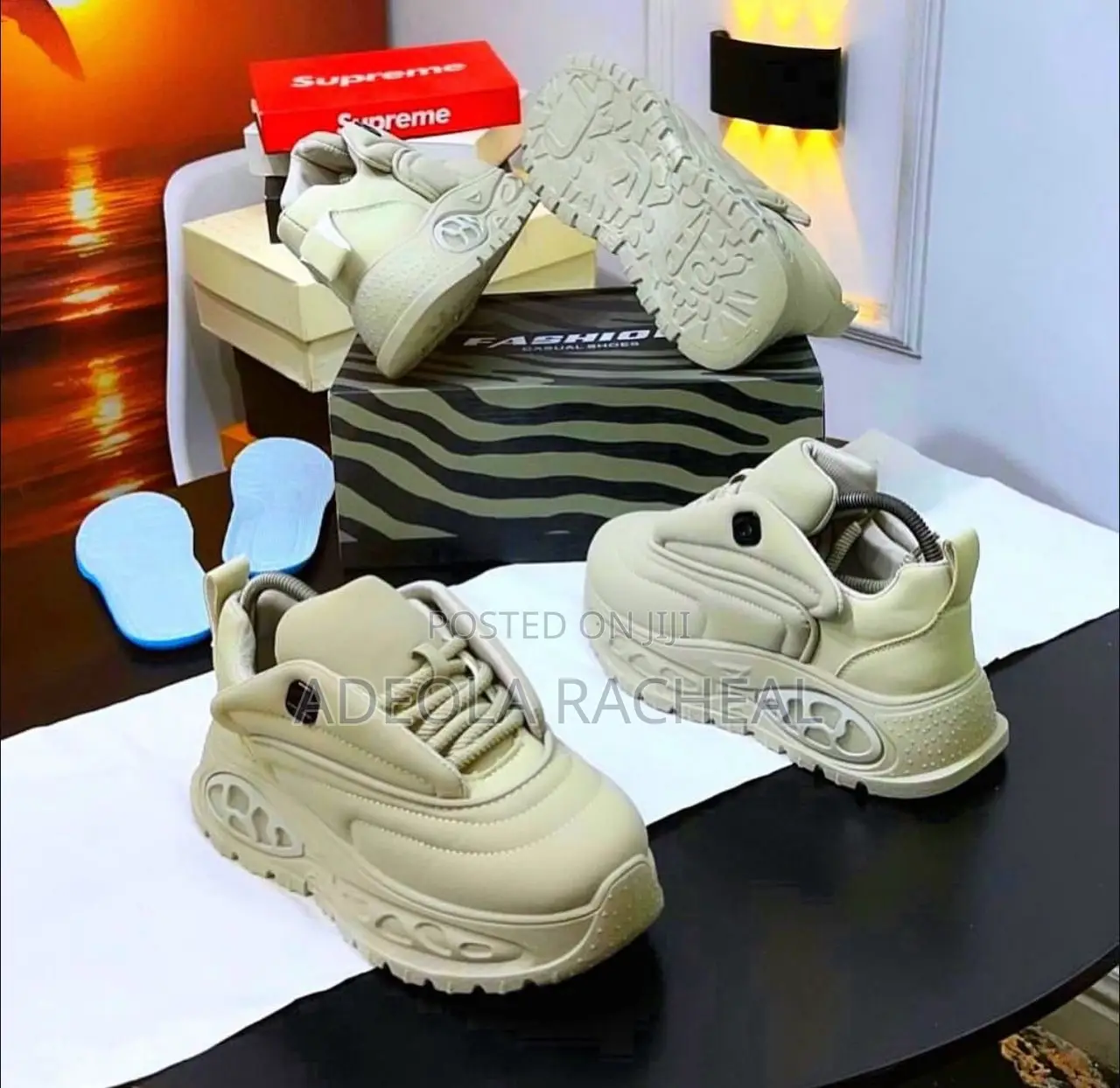Unixex Snickers and Shoe