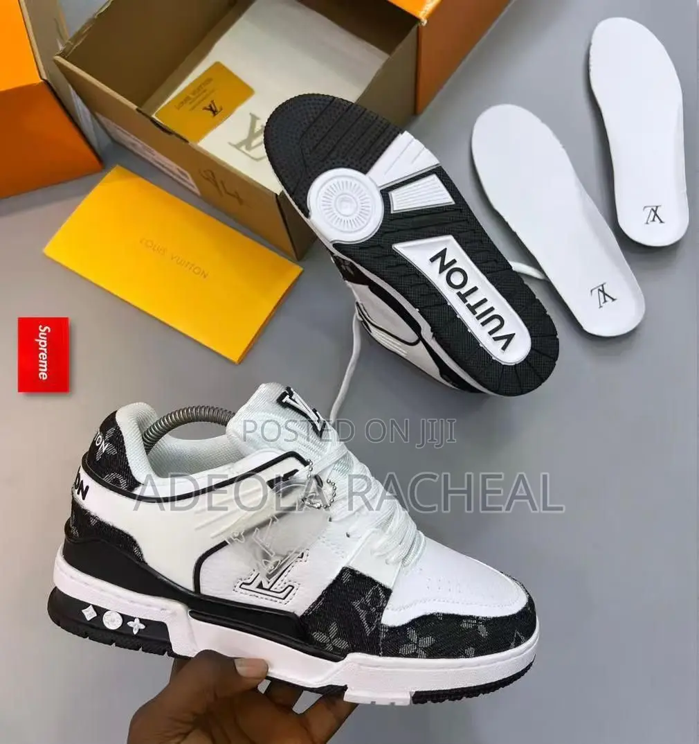 Unixex Snickers and Shoe