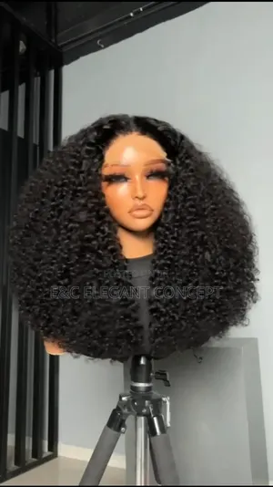 Super Double Drawn Pixie Curl