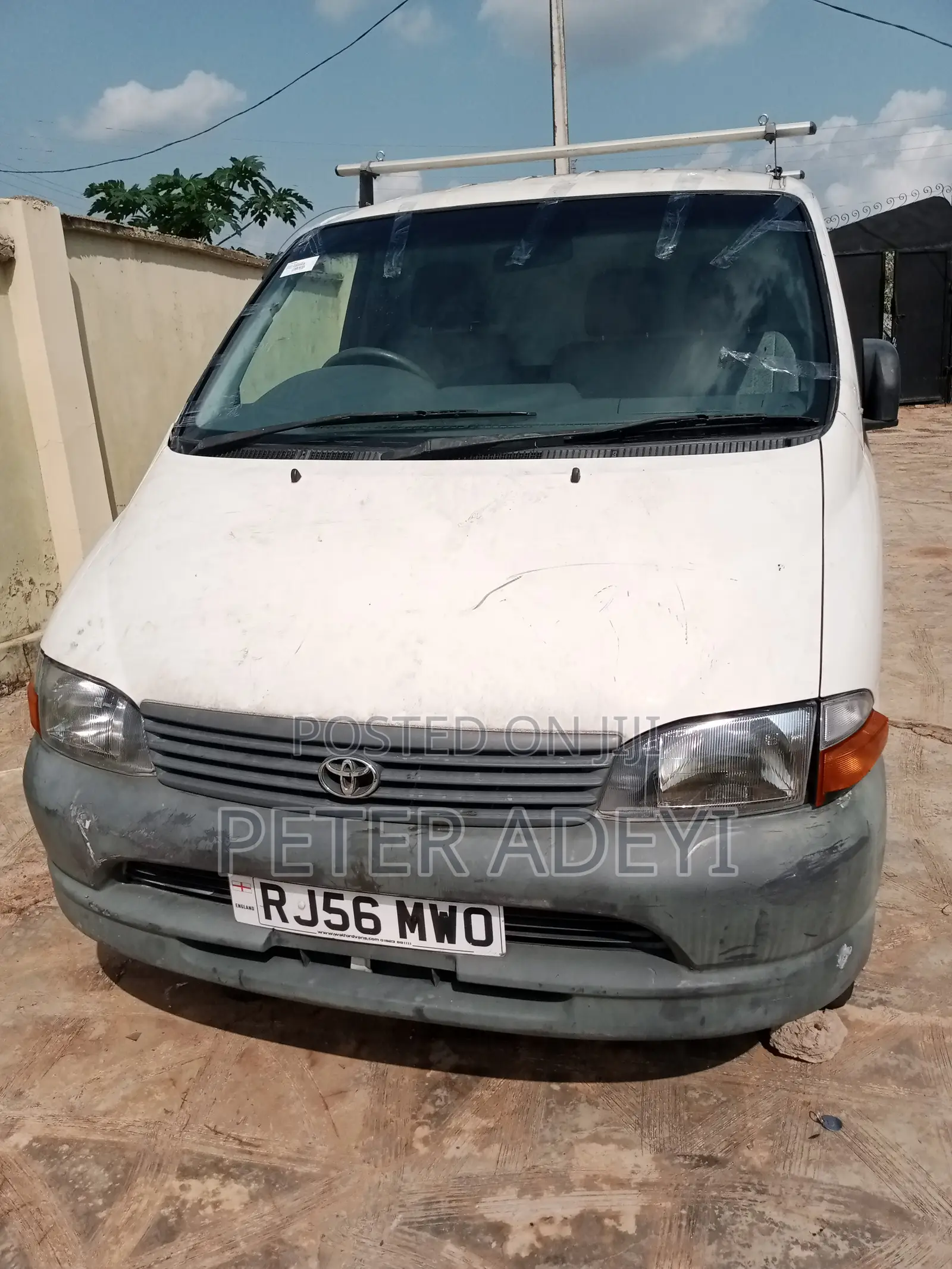 Toyota HiAce 2005 White