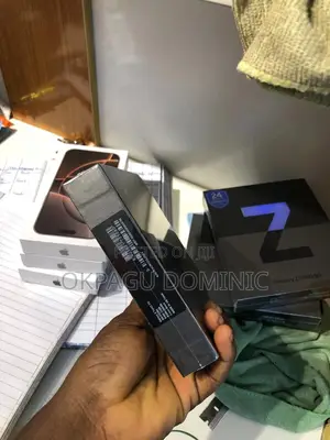 New Samsung Galaxy Z Fold 3 256 GB Black