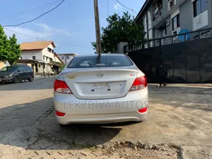 Hyundai Accent 2012 Silver