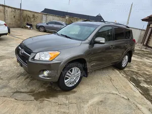 Toyota RAV4 3.5 Limited 4x4 2010 Gold