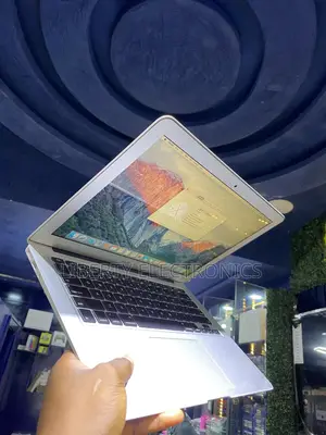 Laptop Apple MacBook Air 2017 8GB Intel Core I7 SSD 256GB