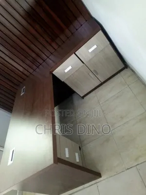 1.6 Ft Table With Extension