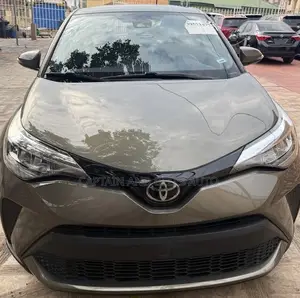 Photo - Toyota C-HR Limited 2021 Beige